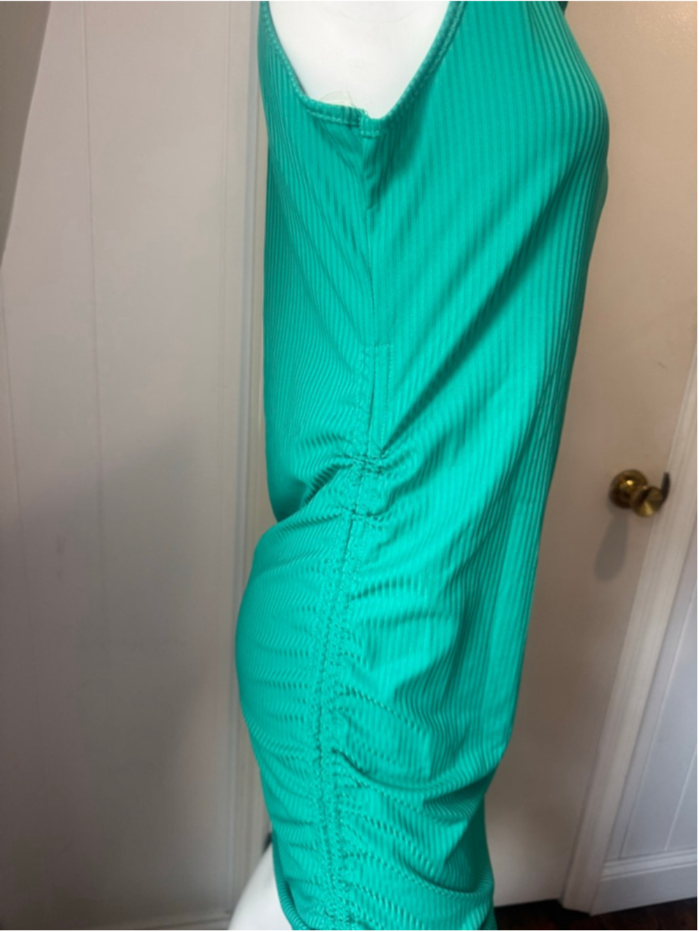 Emme Jordan Ribbed Green Bodycon Dress Ruched Side Sleeveless Size Large - Picture 5 of 8